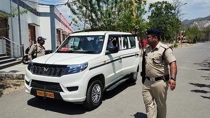 हाईवे पर रात के समय यात्री और पर्यटक वाहनों के संचालन पर लगेगी रोक हाईवे पर रात के समय यात्री और पर्यटक वाहनों के संचालन पर लगेगी रोक